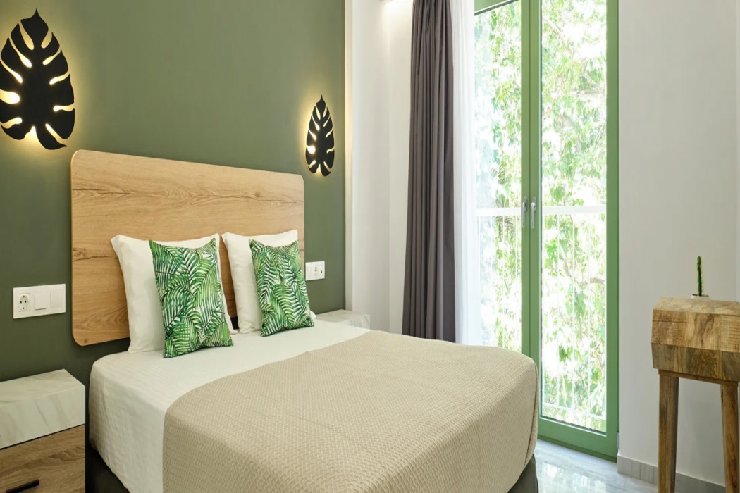 The Tree Skiathos 12/58