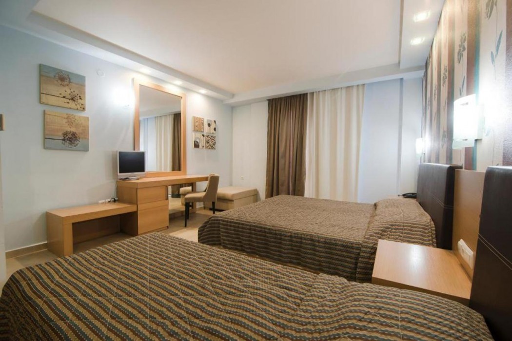 Mistral Seaside Hotel 8/36