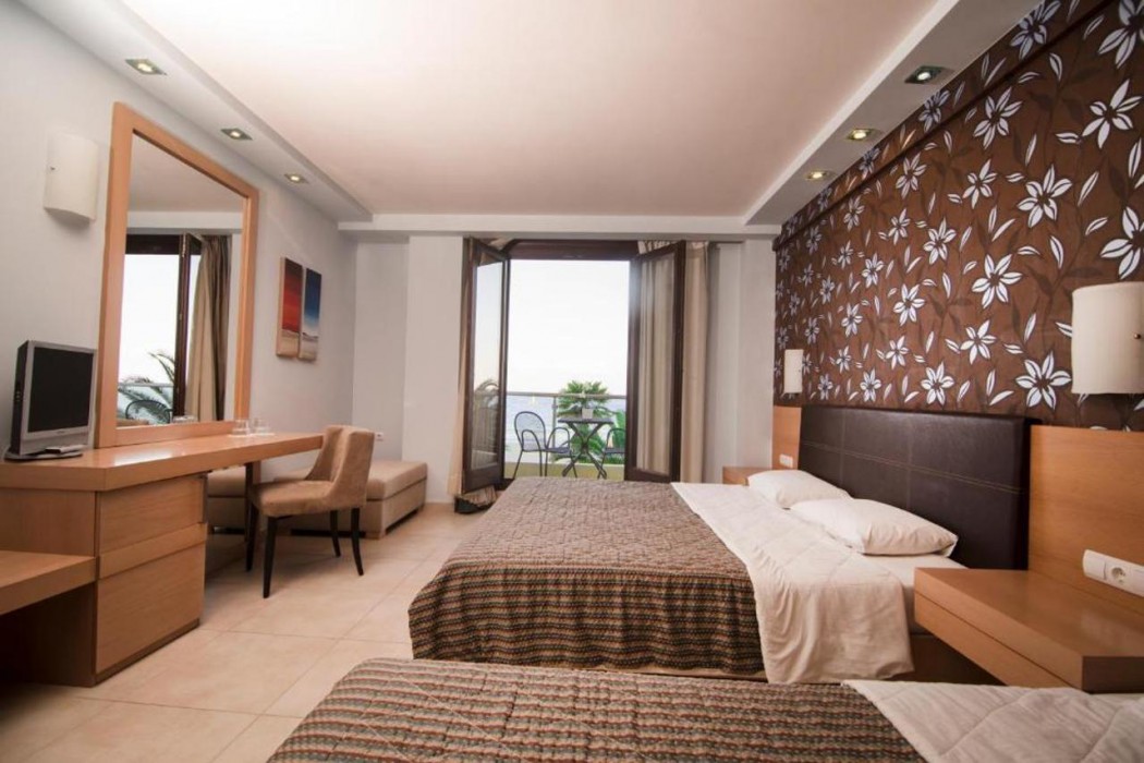 Mistral Seaside Hotel 10/36