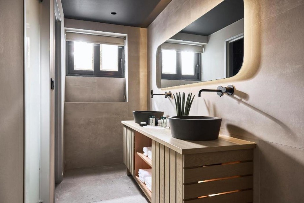 Cama Luxury Suites 8/58