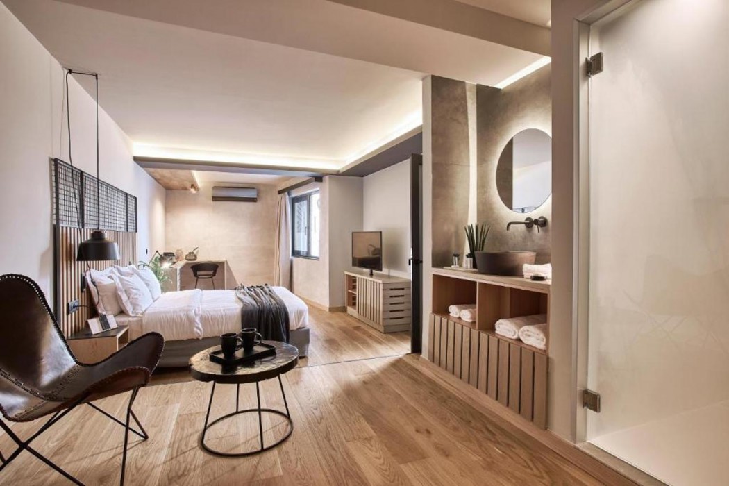 Cama Luxury Suites 7/58