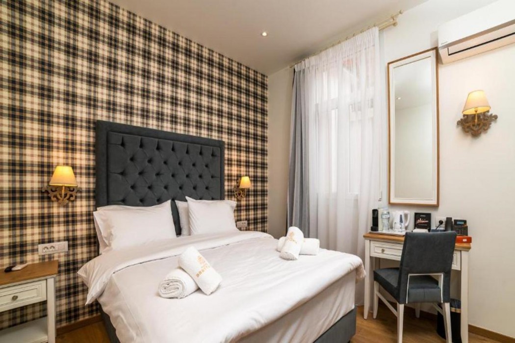Hotel Brettania 7/41