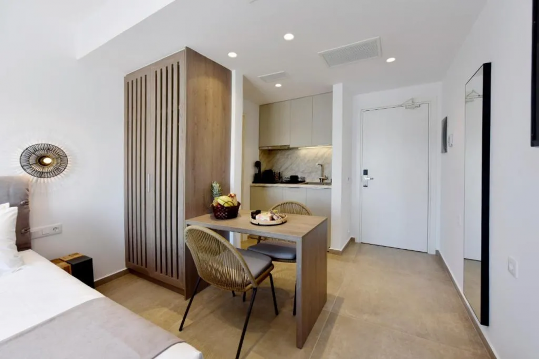 Anais Milos Suites 12/60