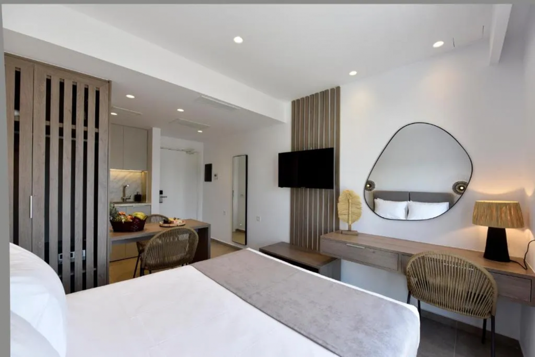 Anais Milos Suites 20/60
