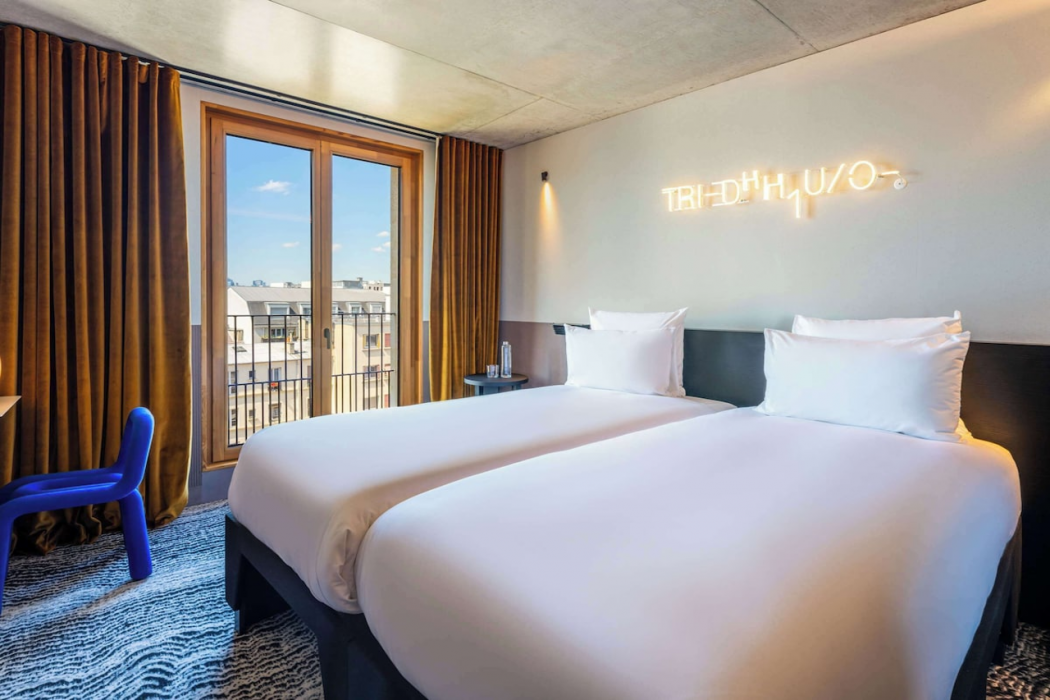 TRIBE Paris Clichy 12/54