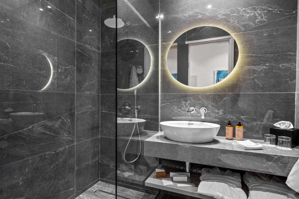Mercure Larnaca Finikoudes Beach 12/60