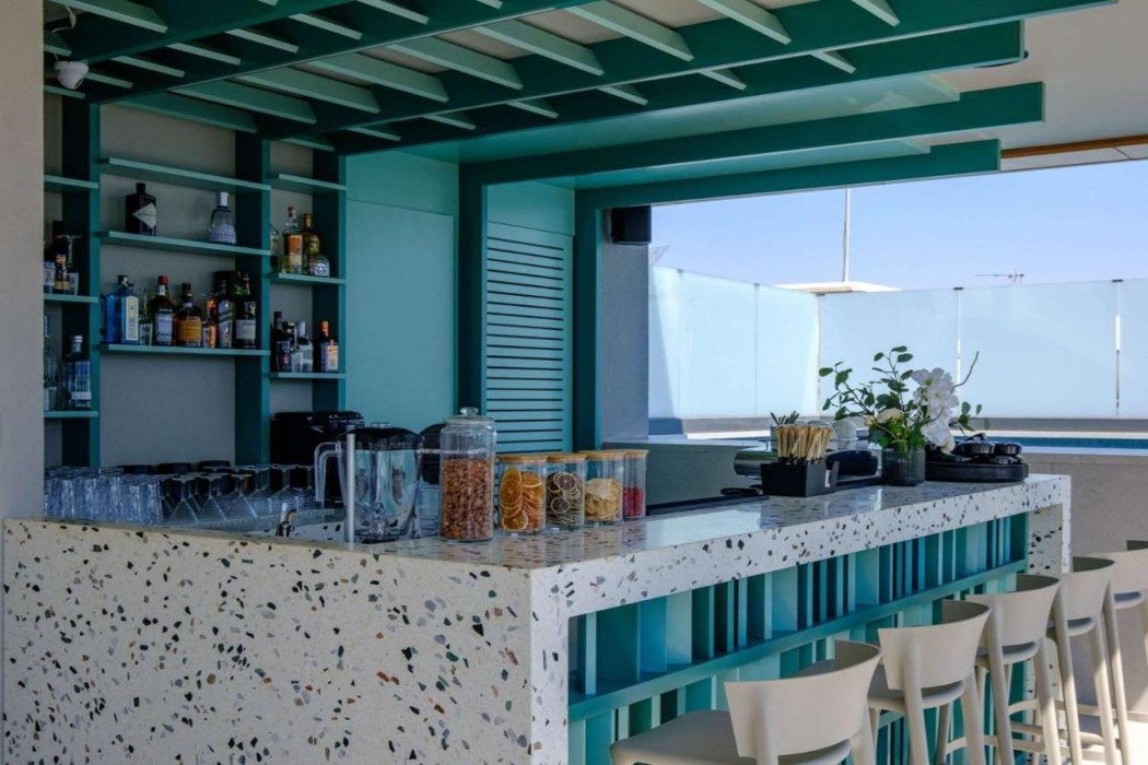 Mercure Larnaca Finikoudes Beach 24/60