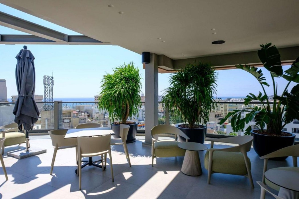 Mercure Larnaca Finikoudes Beach 46/60