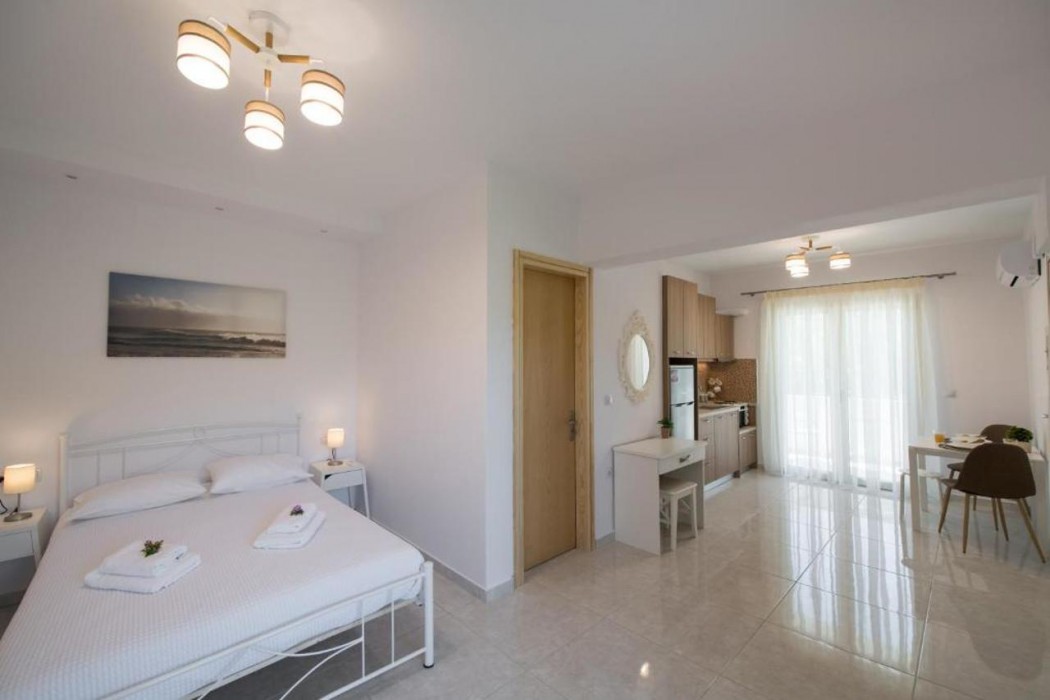 Bounatsa Studios & Apartments 13/43
