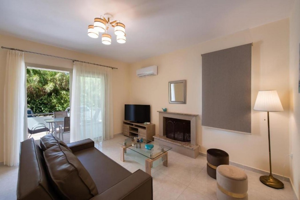 Bounatsa Studios & Apartments 16/43