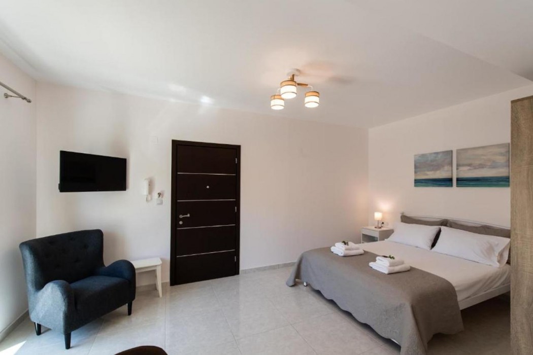 Bounatsa Studios & Apartments 10/43