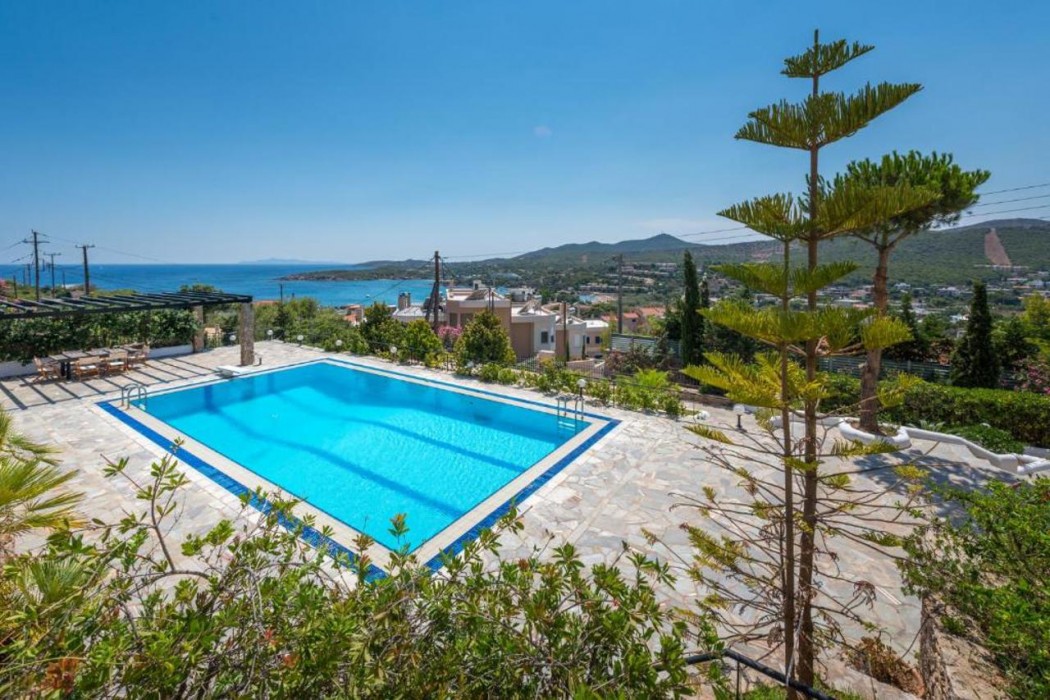 Villas in Sounio 6/10