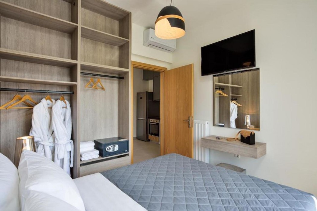 Elia Residences 11/59