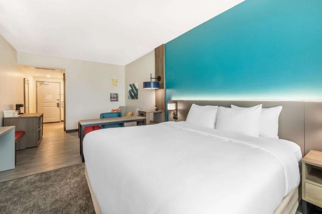 Comfort Suites Fort Myers East I-75 9/23