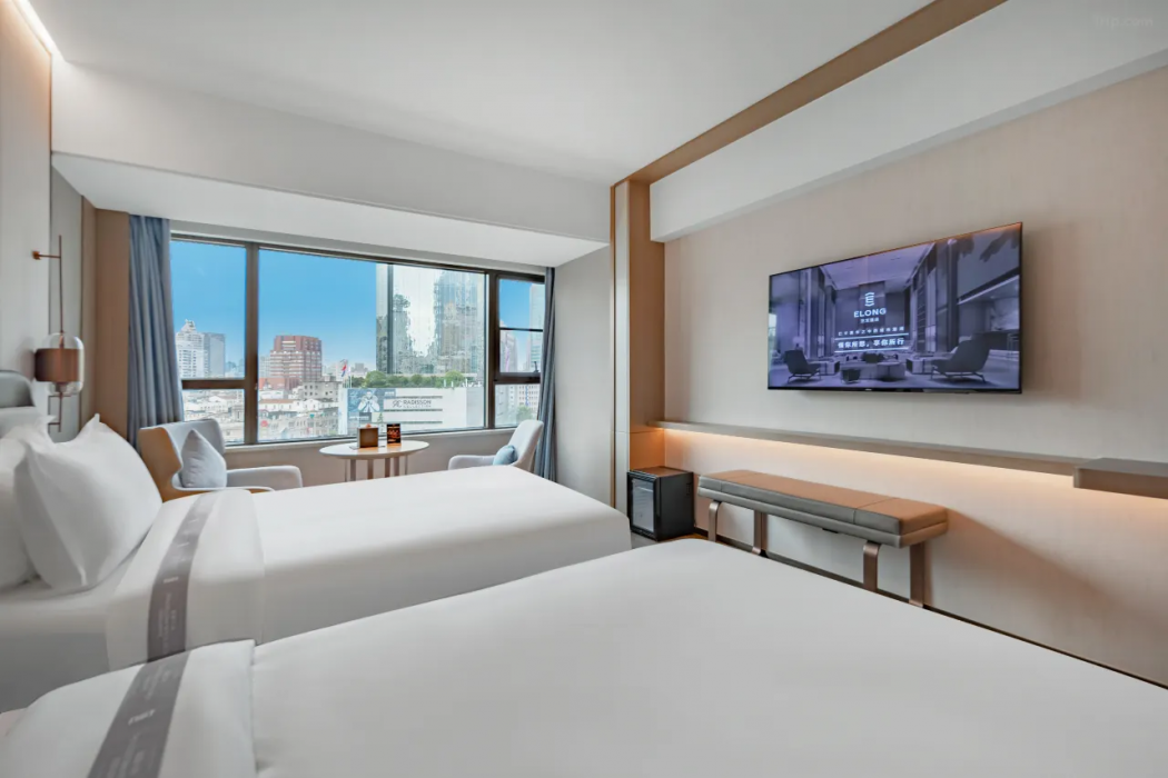 Elong Hotel photo4
