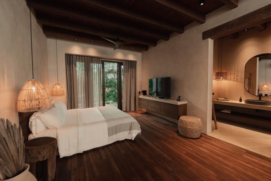 Makani Luxury Wanderlust 12/66