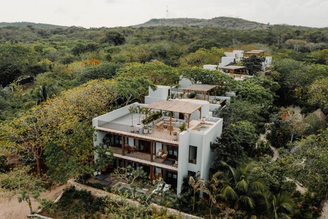 Makani Luxury Wanderlust 4/66