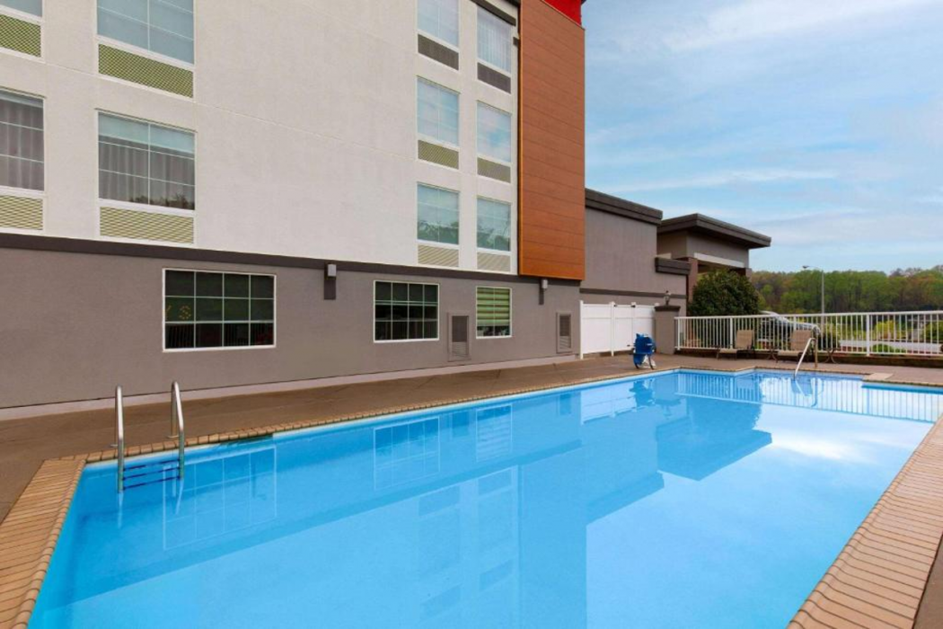 Hawthorn Extended Stay by Wyndham Knoxville 38/46
