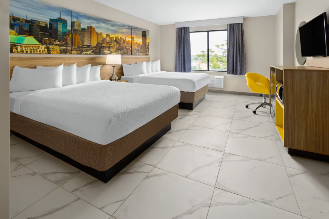 Days Inn by Wyndham Staten Island 9/36