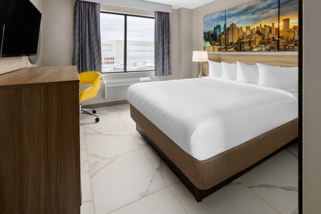 Days Inn by Wyndham Staten Island 6/36