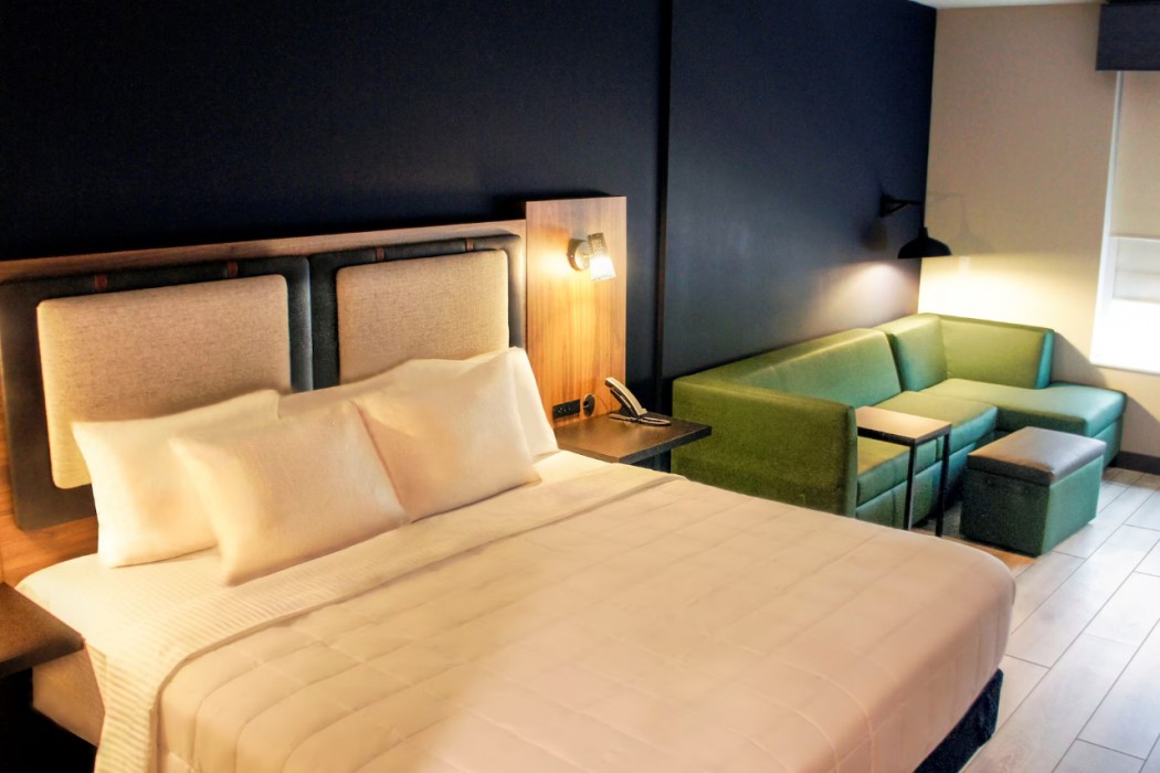 La Quinta Inn & Suites by Wyndham Chattanooga Downtown/South 19/61