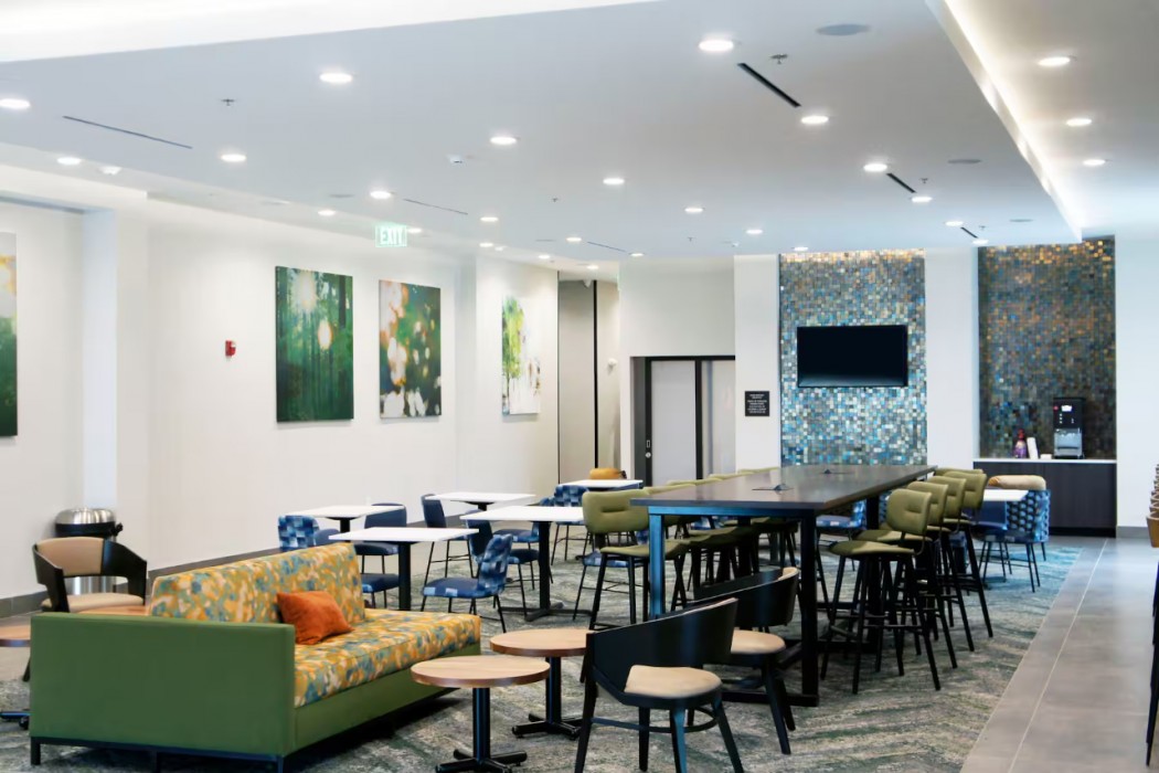 La Quinta Inn & Suites by Wyndham Chattanooga Downtown/South 11/61