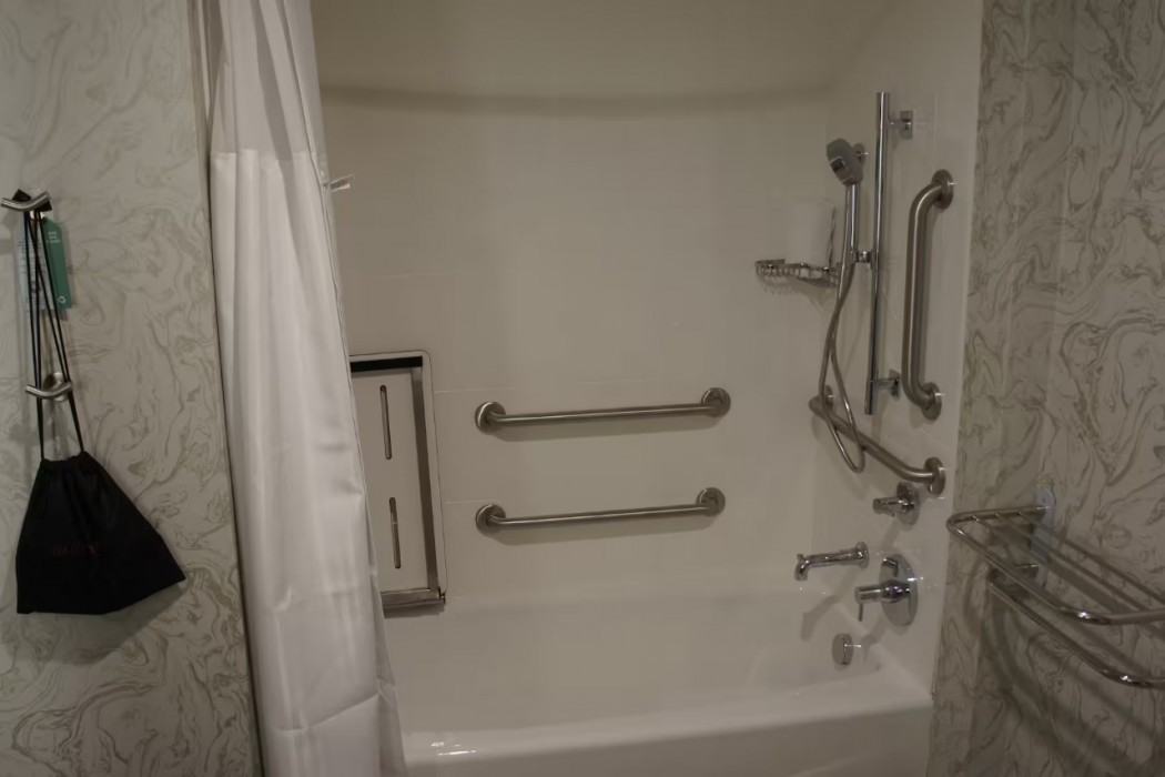 La Quinta Inn & Suites by Wyndham Chattanooga Downtown/South 17/61