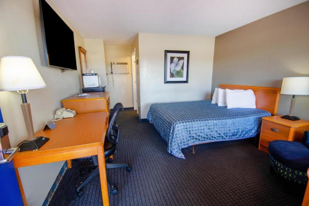 Sportsman Inn by OYO US Hwy-64 7/42