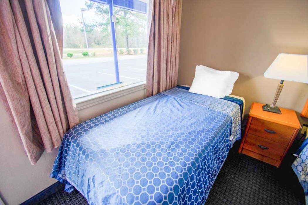 Sportsman Inn by OYO US Hwy-64 13/42