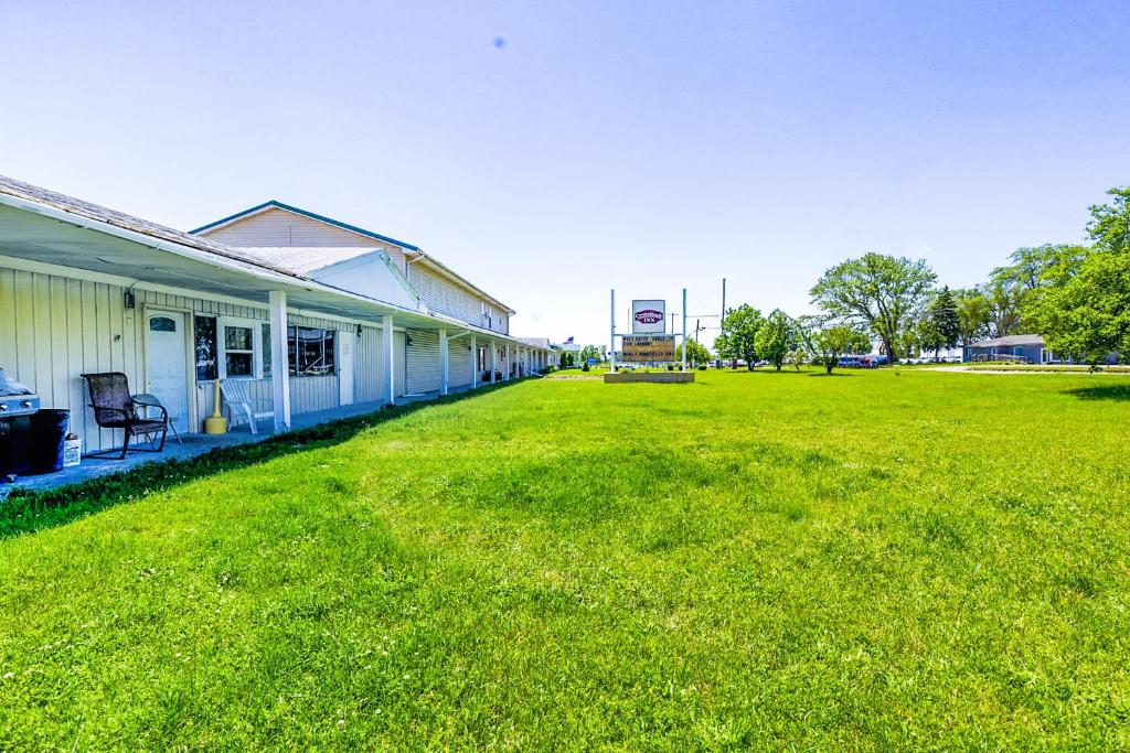 Country Hearth Inn and Suites By OYO Sturgis in STURGIS - MI