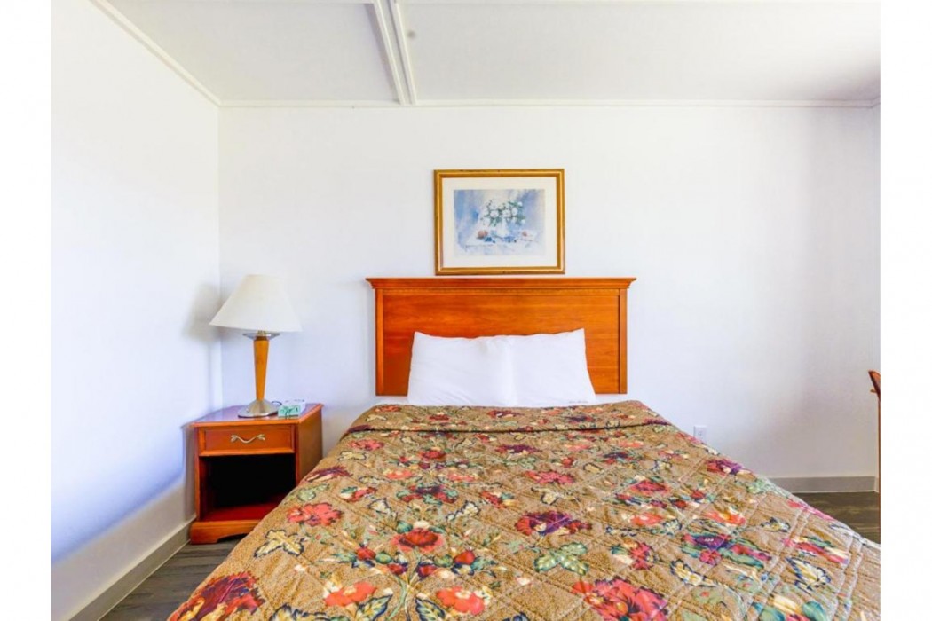 Country Hearth Inn and Suites By OYO Sturgis 14/35