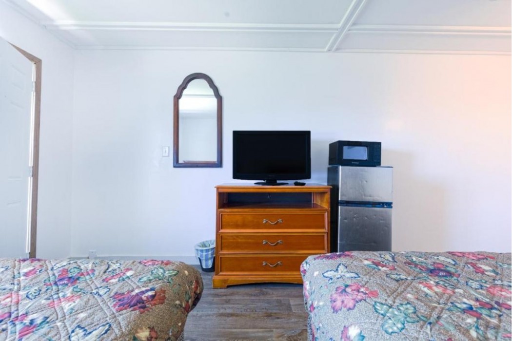 Country Hearth Inn and Suites By OYO Sturgis 9/35