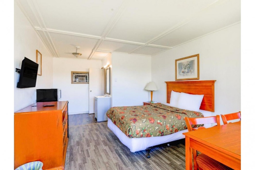 Country Hearth Inn and Suites By OYO Sturgis 12/35