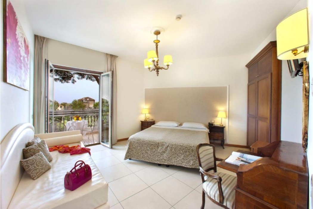 Hotel Alpha 19/72