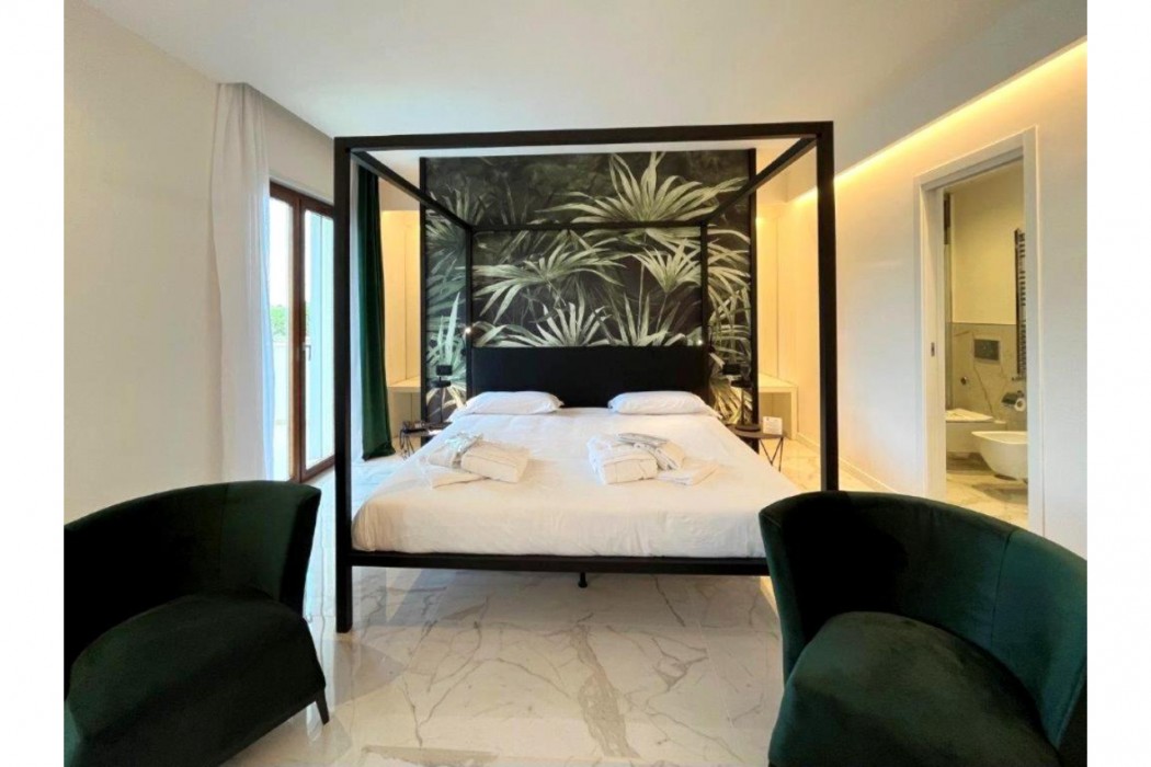 Hotel Alpha 21/72