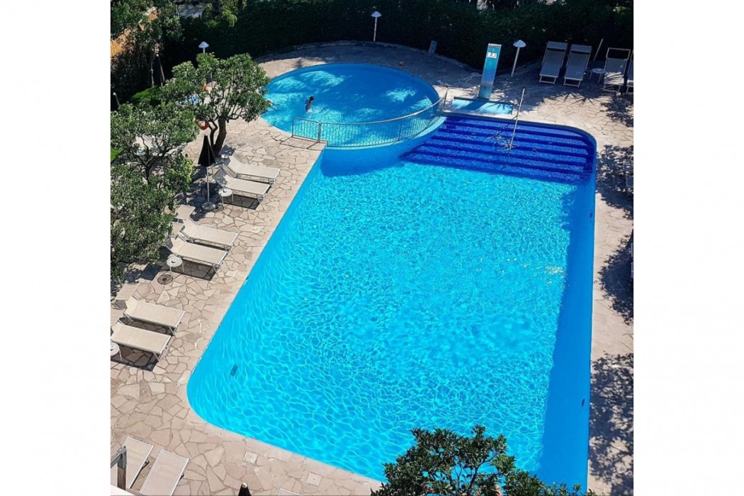 Hotel Alpha 36/72