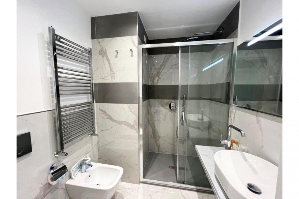 Hotel Alpha 25/72