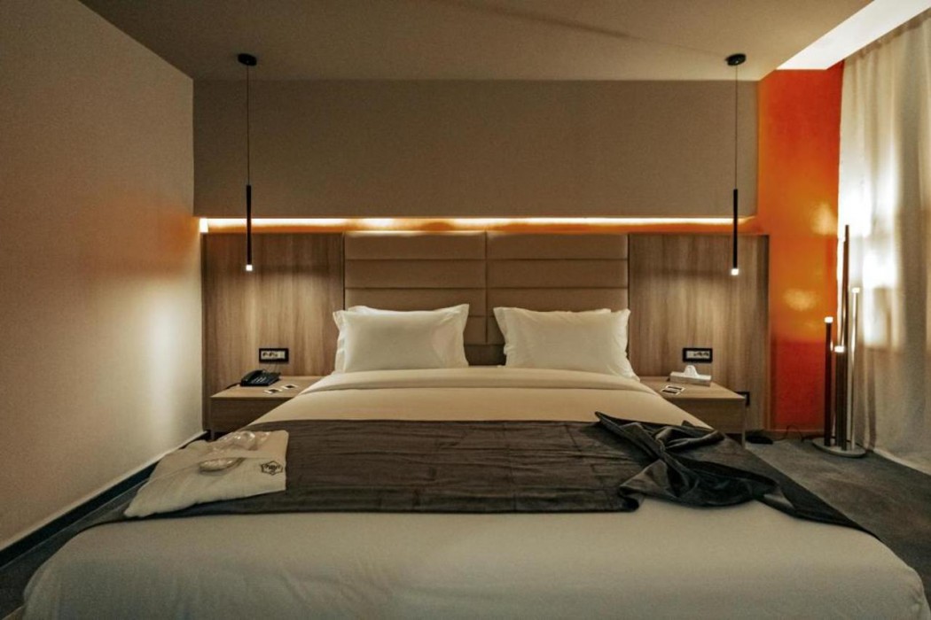 AD Hotel, Hydra 10/58