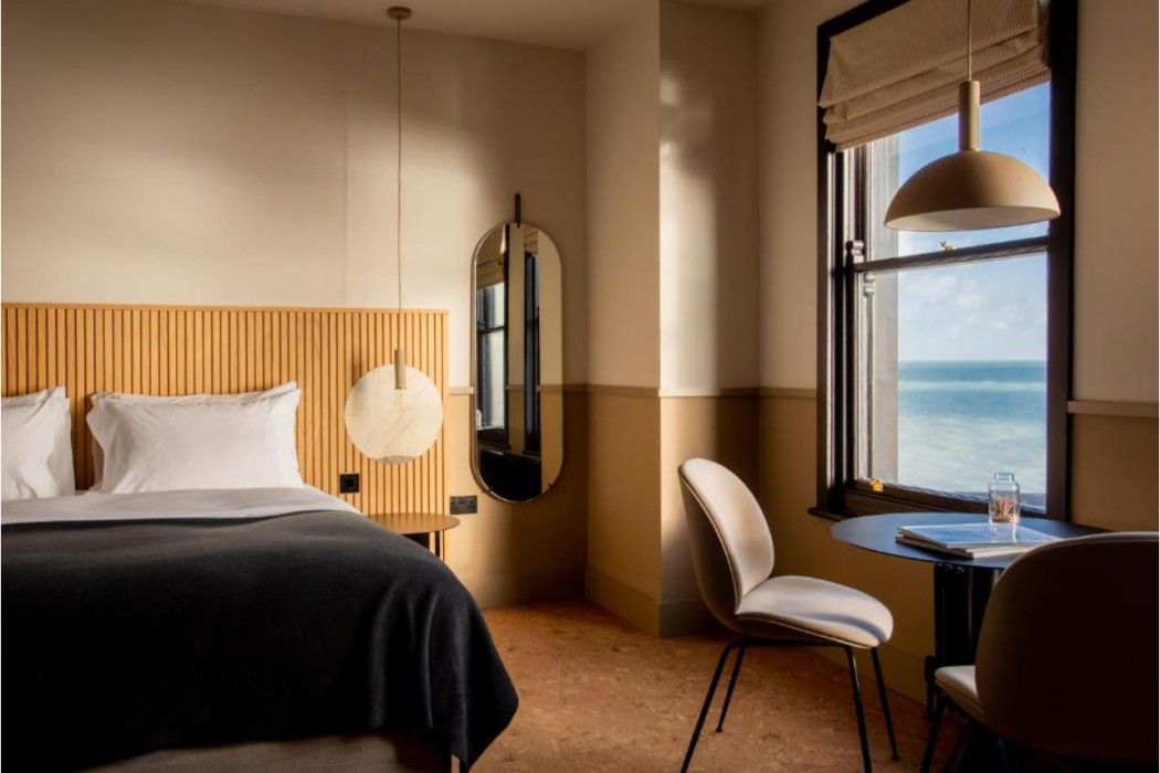 Port Hotel Eastbourne 14/58