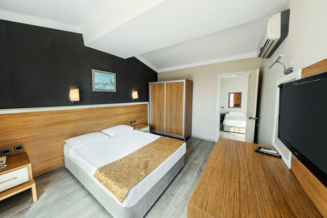 Afytos Oren Park Mtk Hotel 9/10