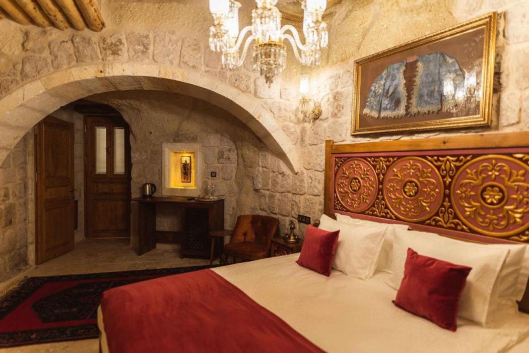 Solo Cave Suites 13/61