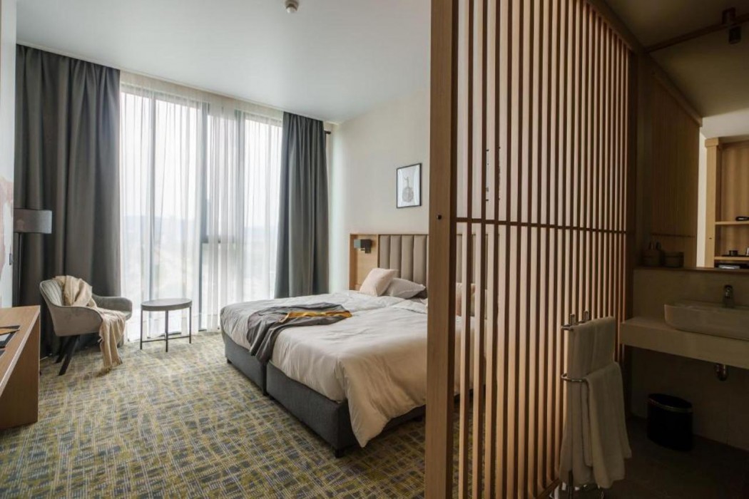 B1 City Hotel 12/49