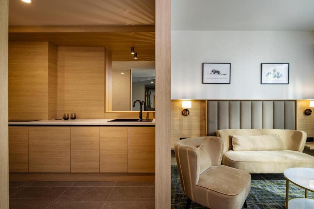 B1 City Hotel 10/49