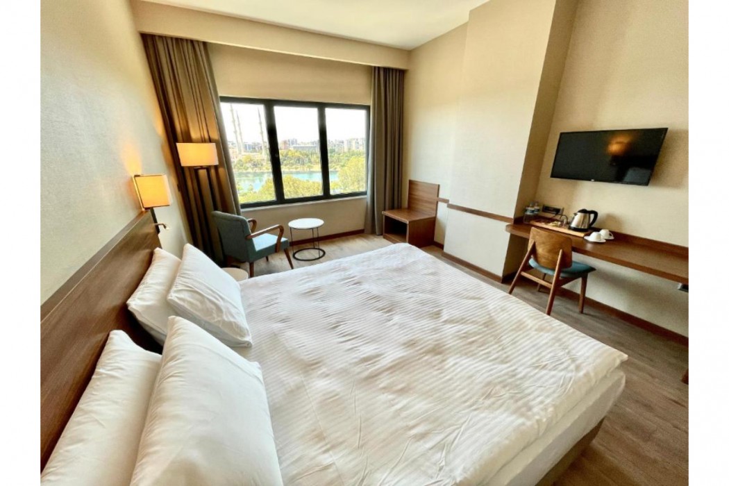 Turkmen Riverside Hotel 7/37
