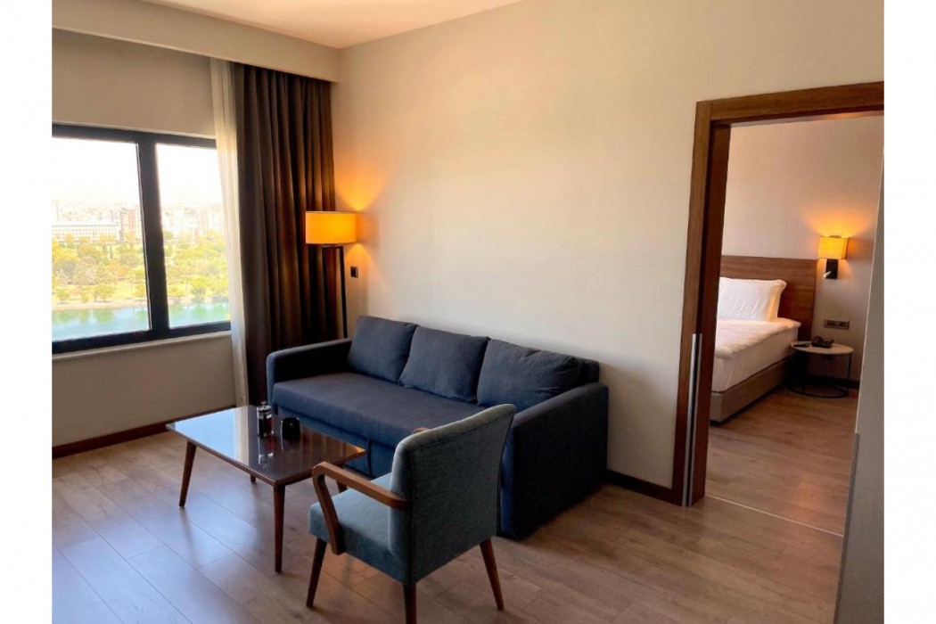 Turkmen Riverside Hotel 6/37