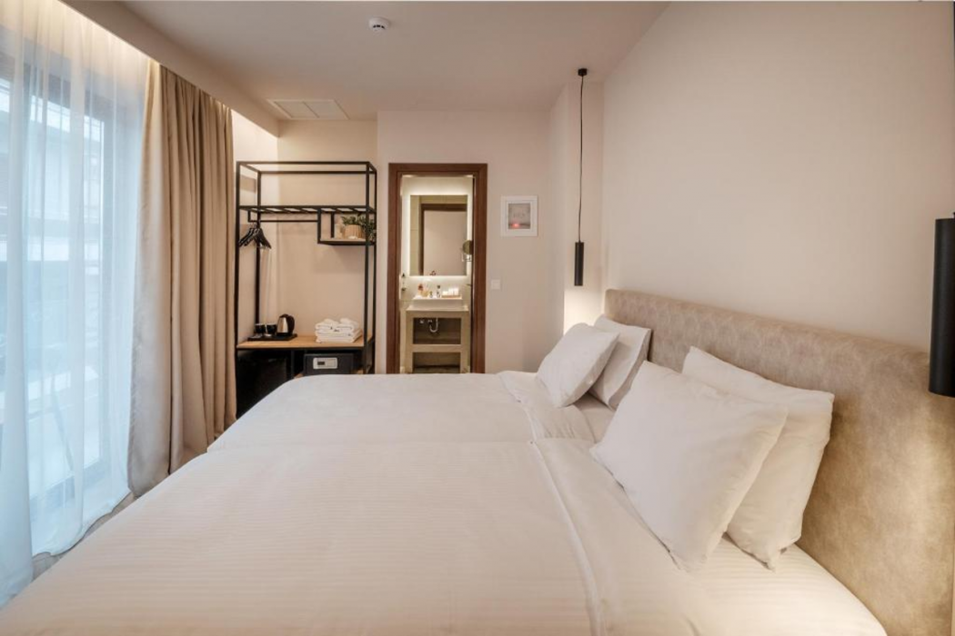 IRA Hotel 14/63