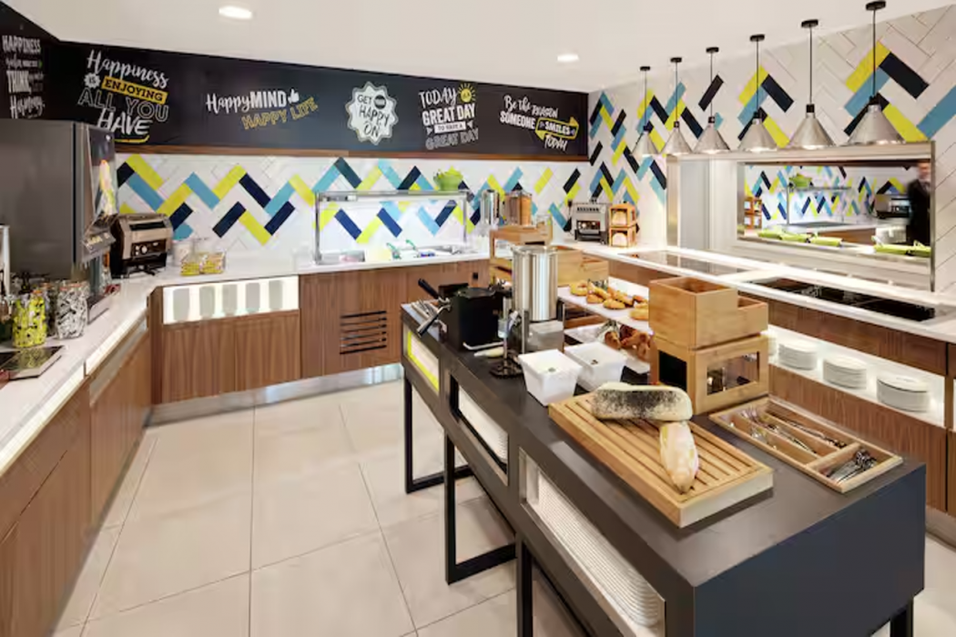 Hampton by Hilton Istanbul Merter 15/23