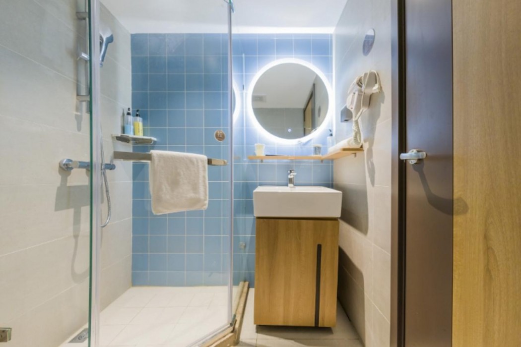Homeinn Neo (Shenzhen Futian Convention center Zhu Zi Lin Metro Station) 6/17