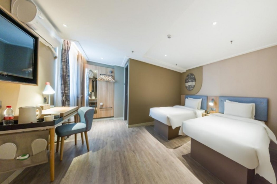 Homeinn Neo (Shenzhen Futian Convention center Zhu Zi Lin Metro Station) 8/17