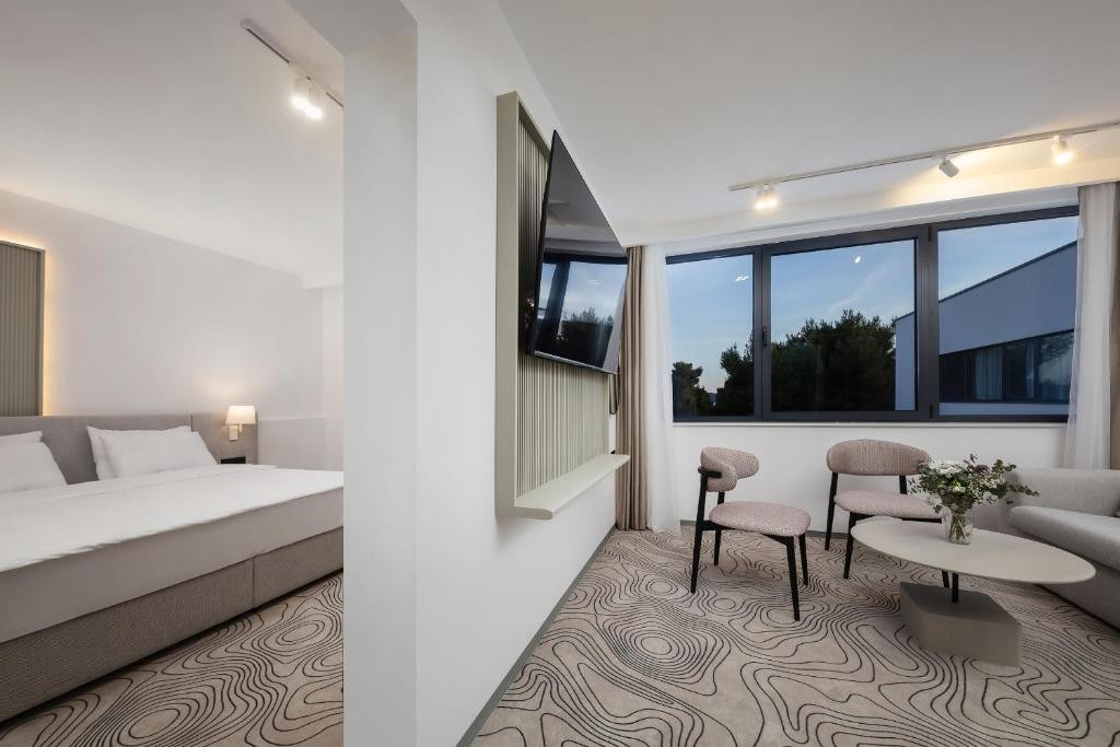 SeeSea Hotel 21/65